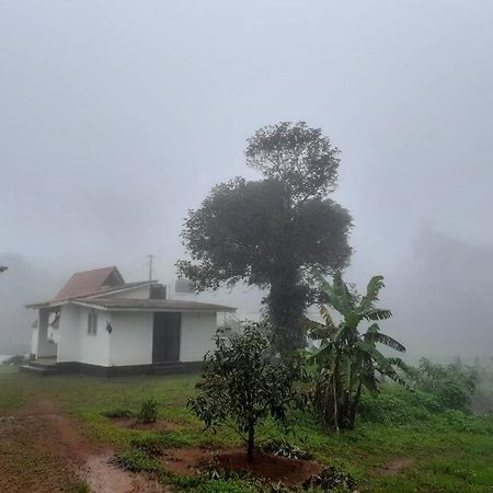 Farmstay In ചില്ലുകൂടാരം At Les Domki Et Al. Vagamon Ngoại thất bức ảnh