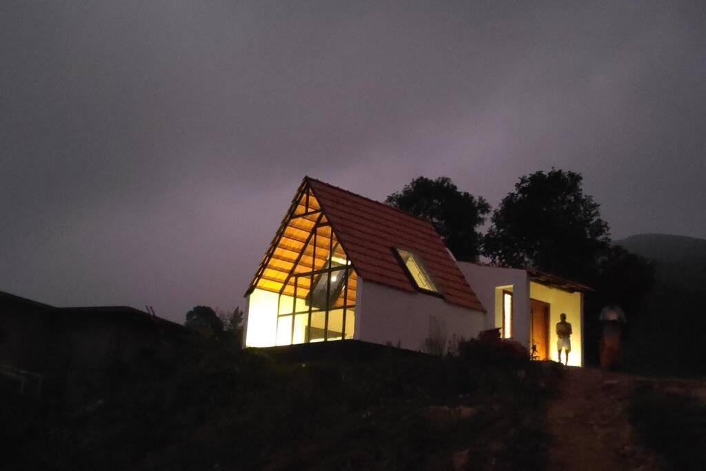 Farmstay In ചില്ലുകൂടാരം At Les Domki Et Al. Vagamon Ngoại thất bức ảnh