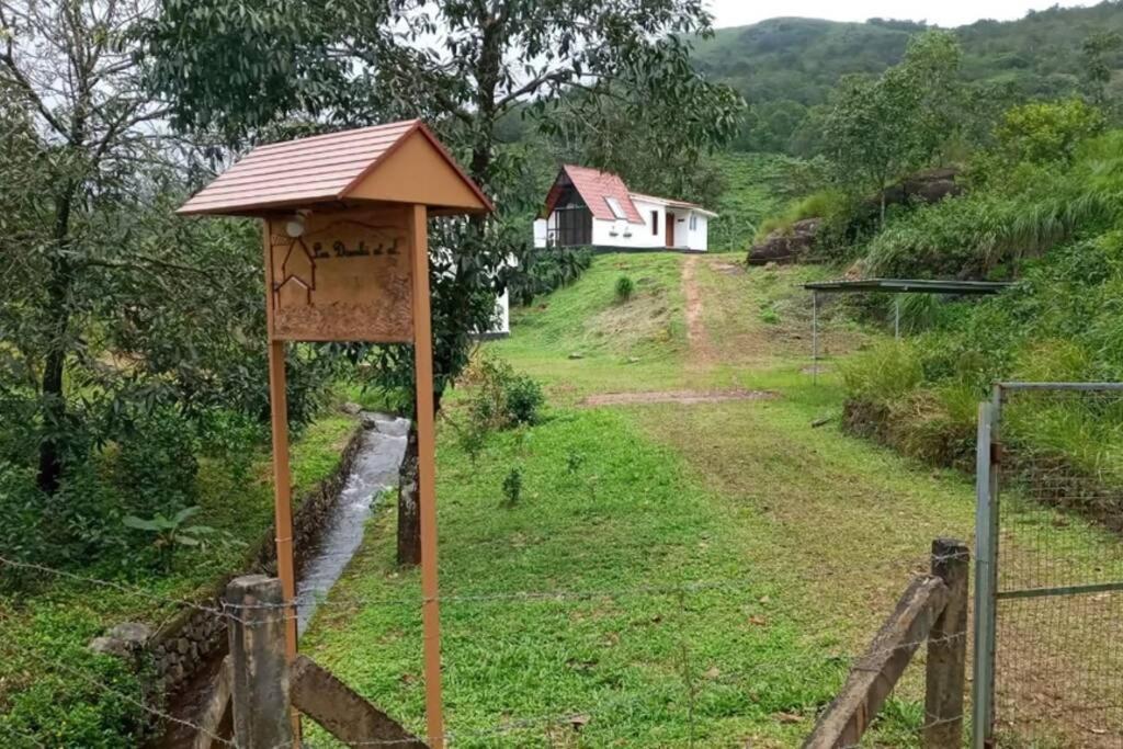 Farmstay In ചില്ലുകൂടാരം At Les Domki Et Al. Vagamon Ngoại thất bức ảnh
